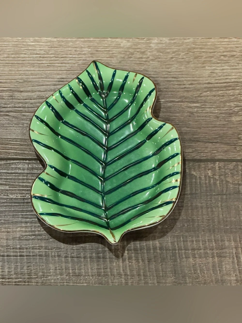 Lynn Chase Jaguar Jungle Leaf Shaped Soap Trinket Dish 6.75